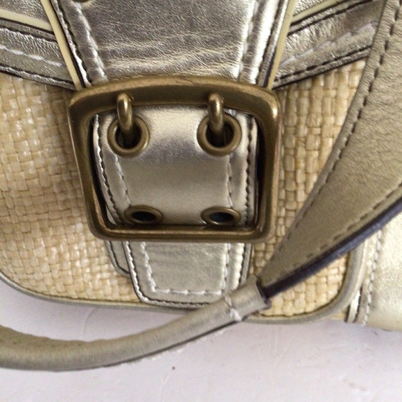 COACH LEGACY METALLIC GOLD AND STRAW HANDBAG - Picture 10 of 13